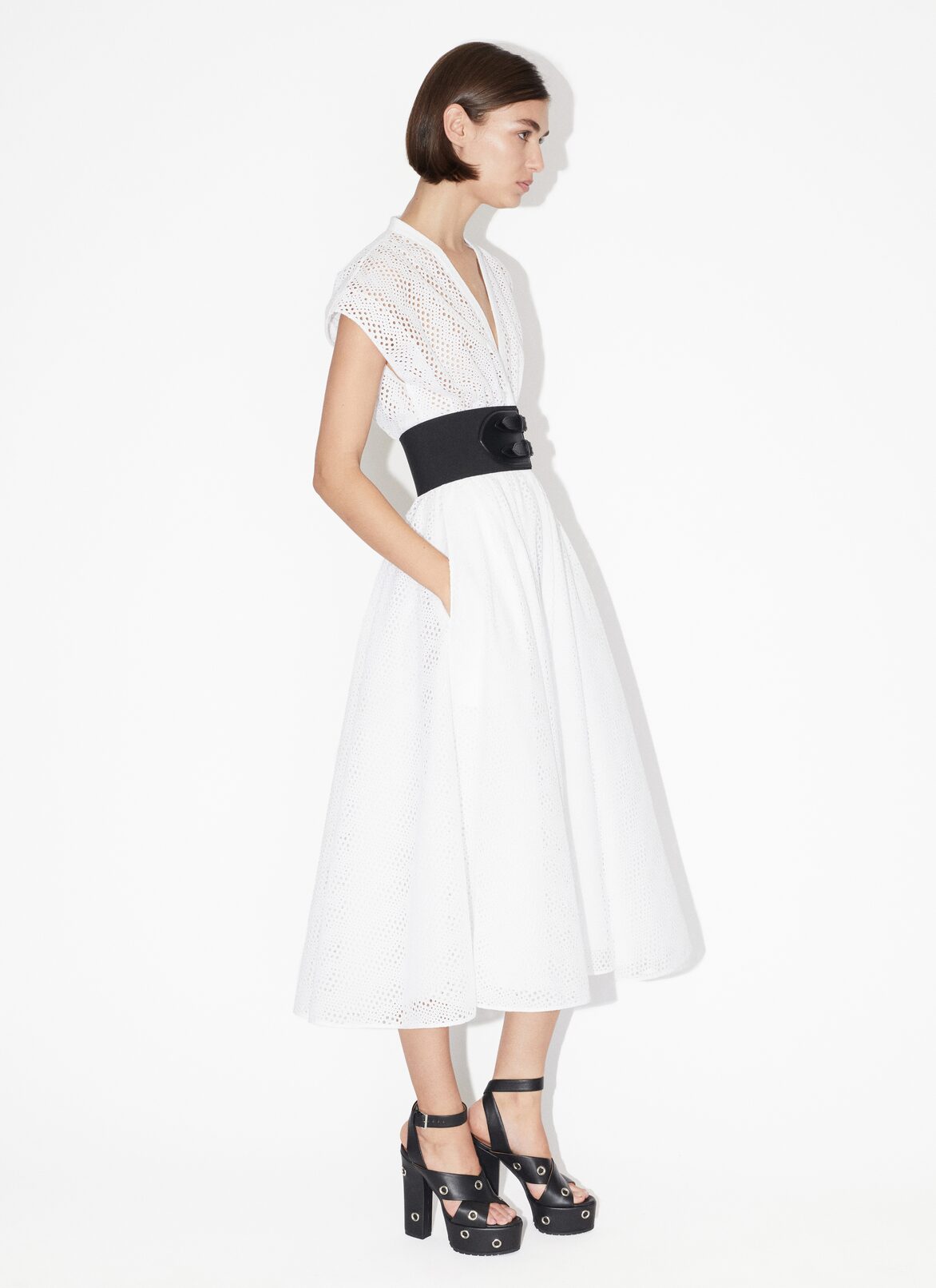 Broderie anglaise belted dress ALAÏA WHITE BRODERIE ANGLAISE BELTED DRESS